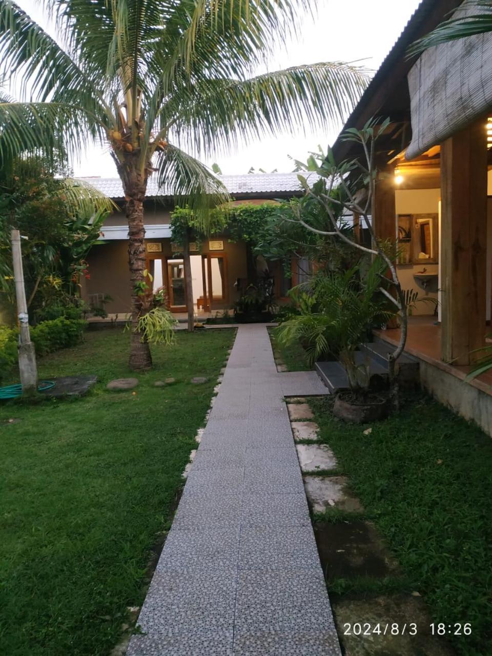 Harris Surf Villa Pulukan Dış mekan fotoğraf