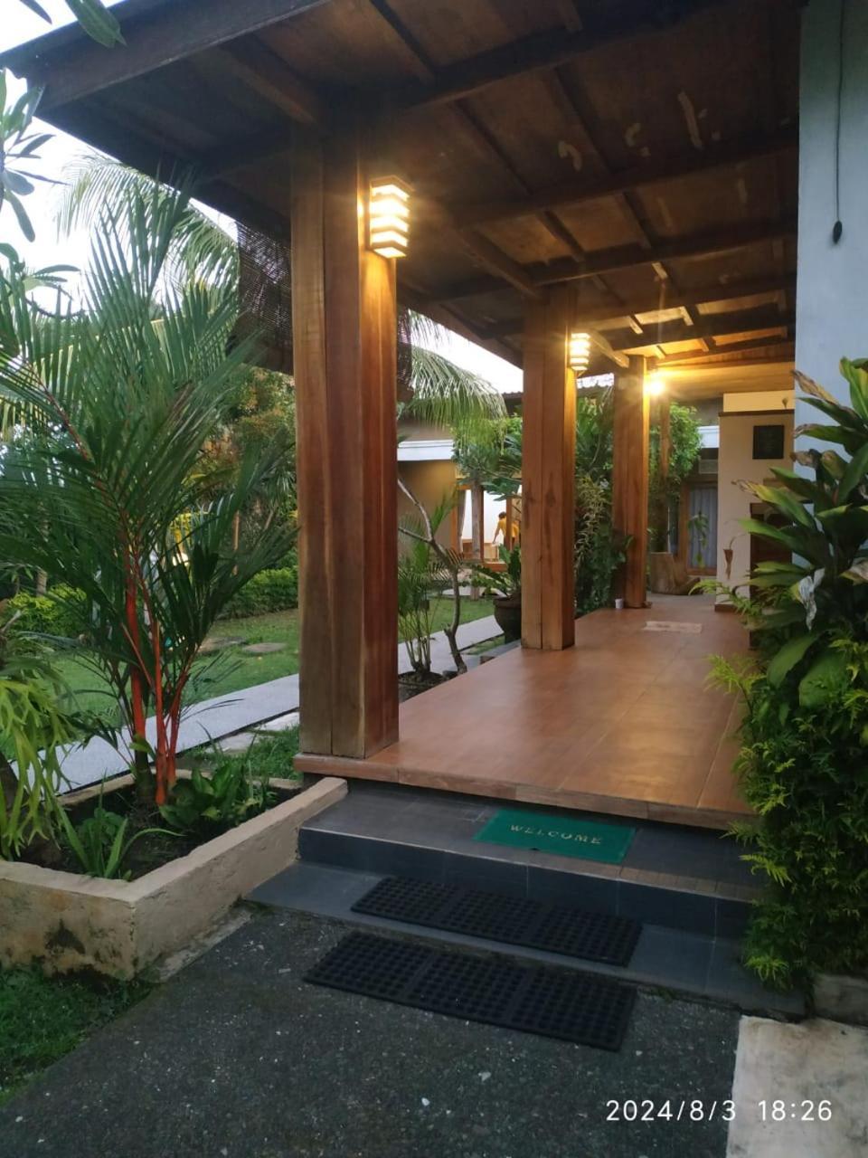 Harris Surf Villa Pulukan Dış mekan fotoğraf